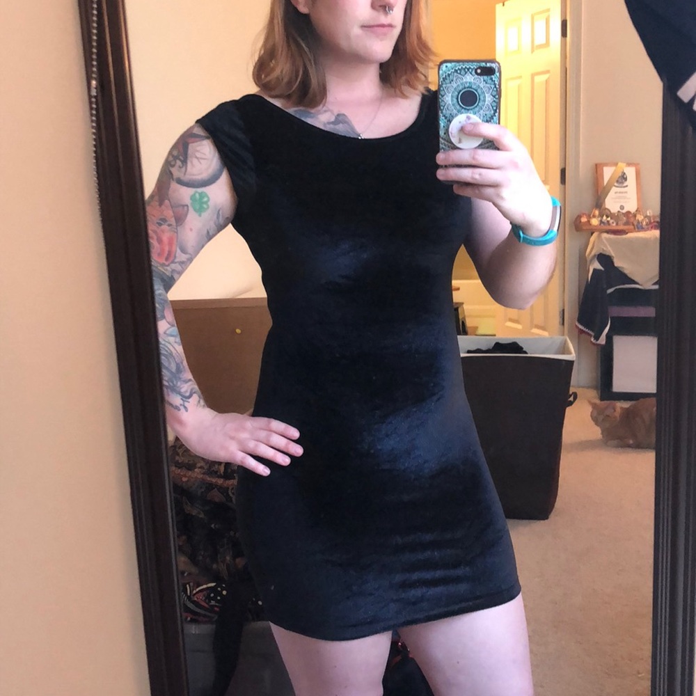 Blue velvet dress GOING TO DONATION NXT WK
